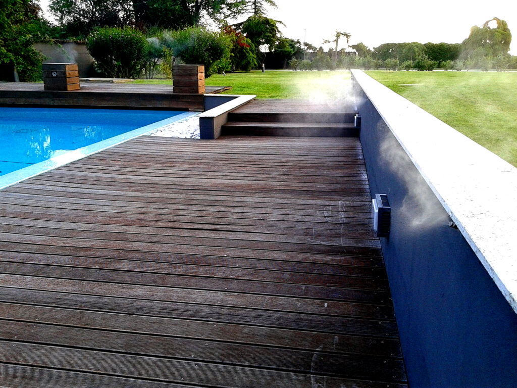 piscina protetta da impianto antizanzare